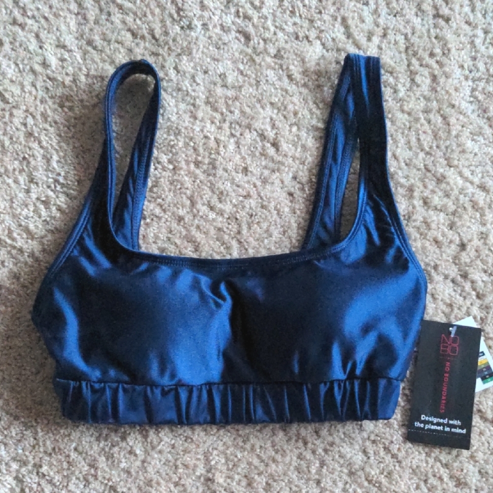 ❗LAST CHANCE❗NWT Satin Like Swim Top